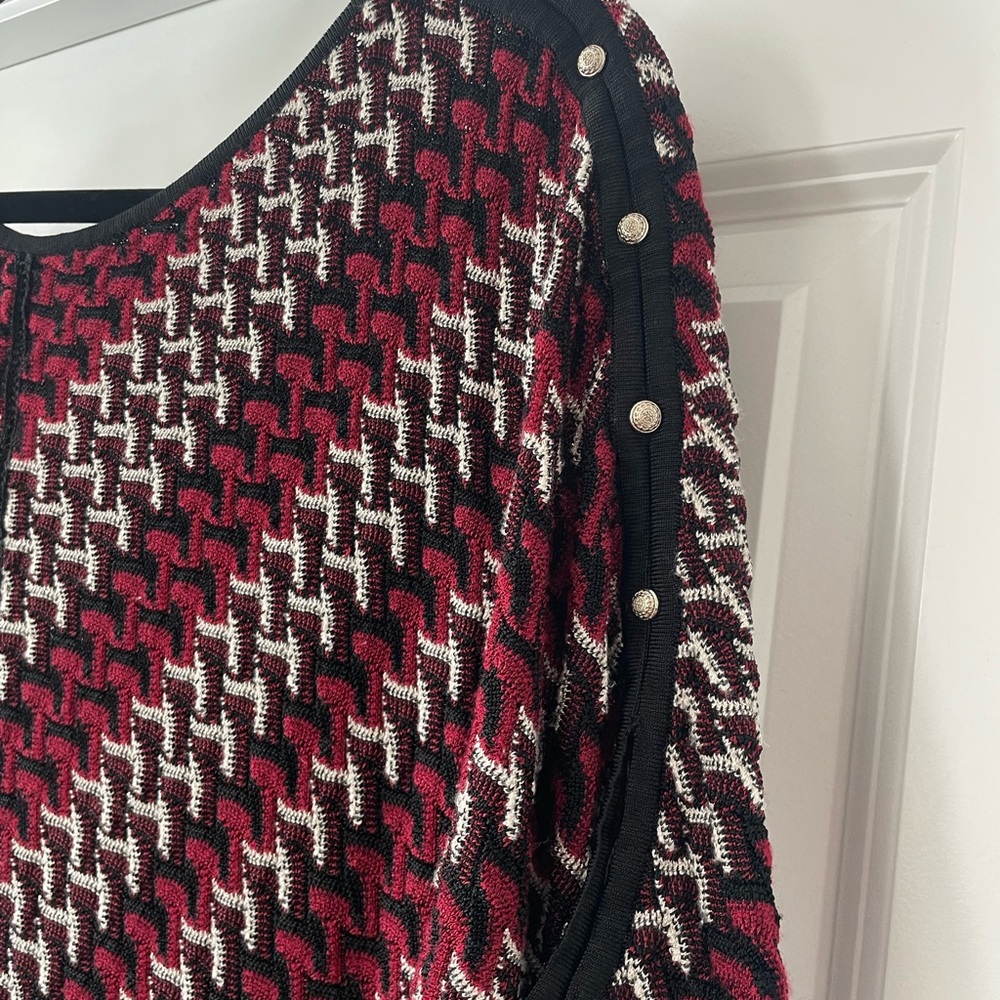 White House Black Market Red and Black Patterned Blouse - Picture 4 of 9